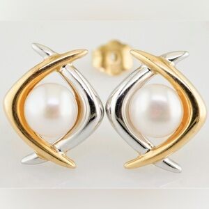 Solid 14k yellow and white gold 2-toned peal stud earrings